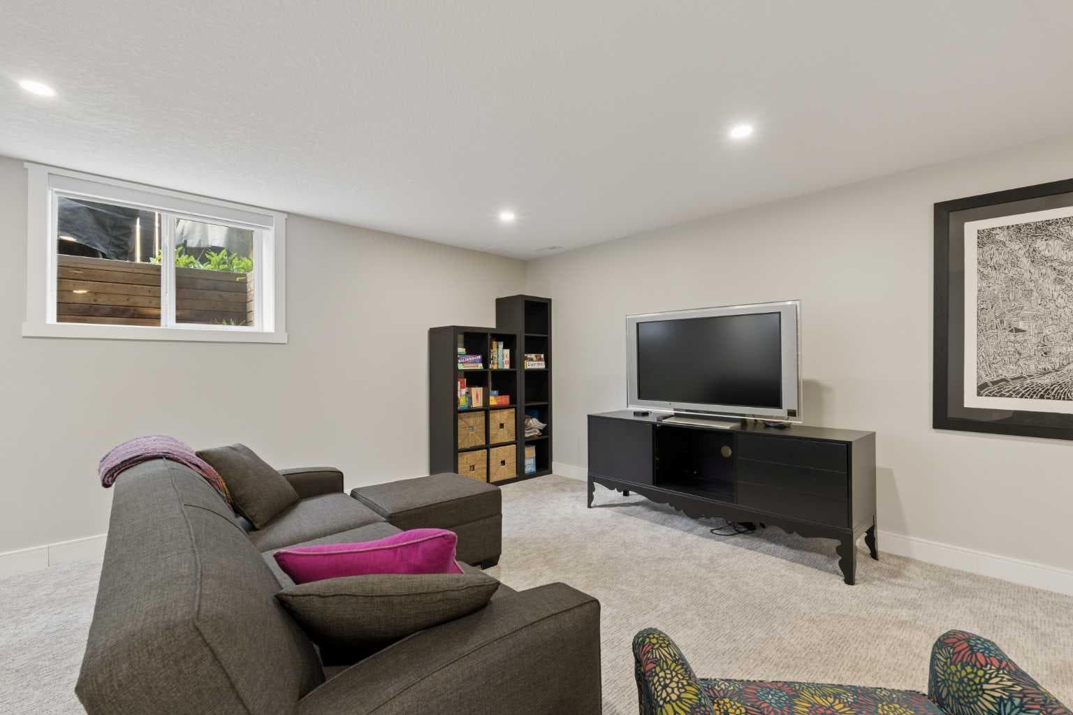 127 Parkglen Crescent SE
