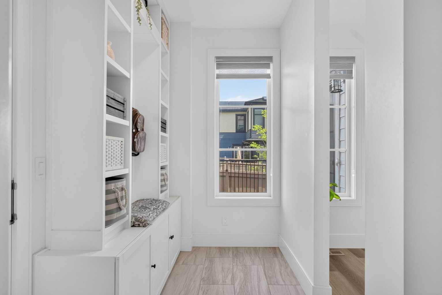 235 Treeline View SW