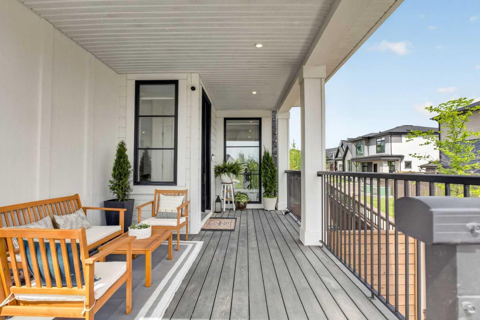 235 Treeline View SW