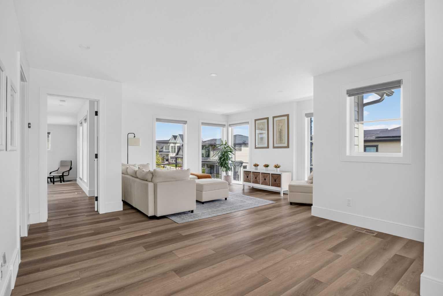 235 Treeline View SW