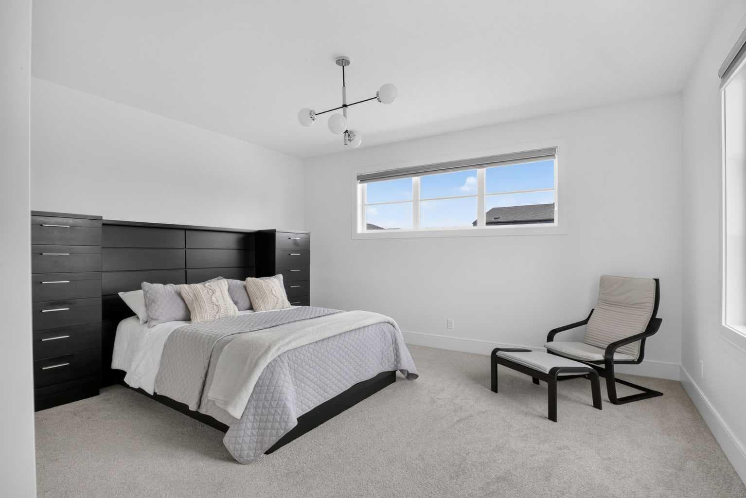 235 Treeline View SW