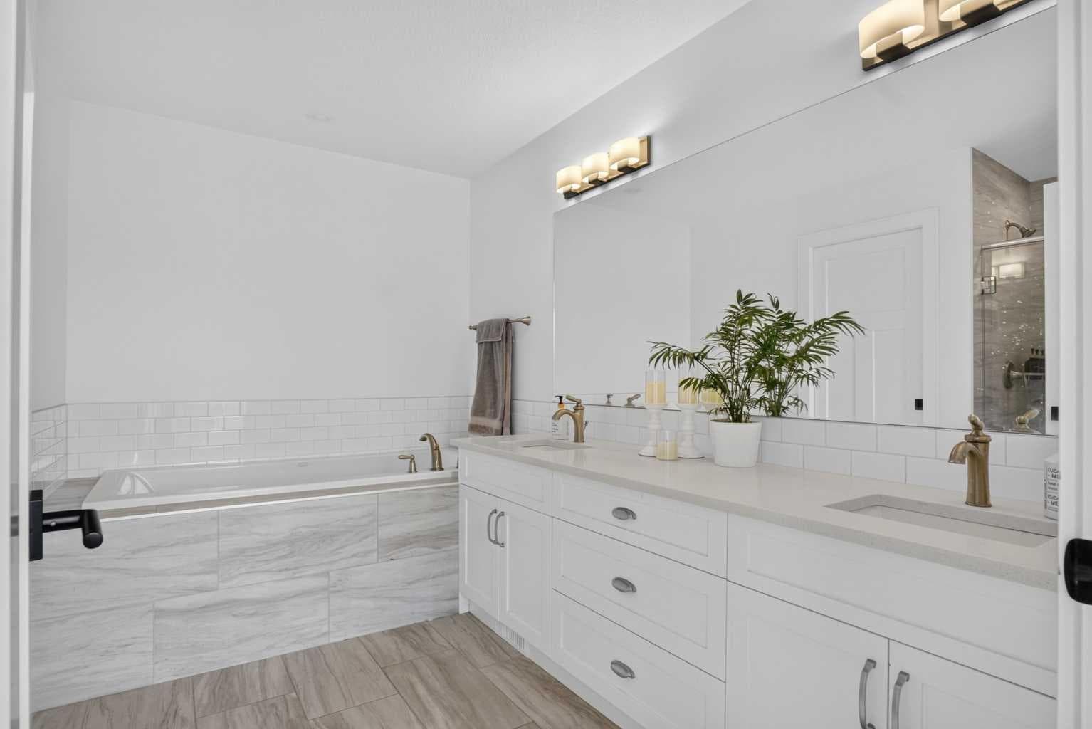 235 Treeline View SW