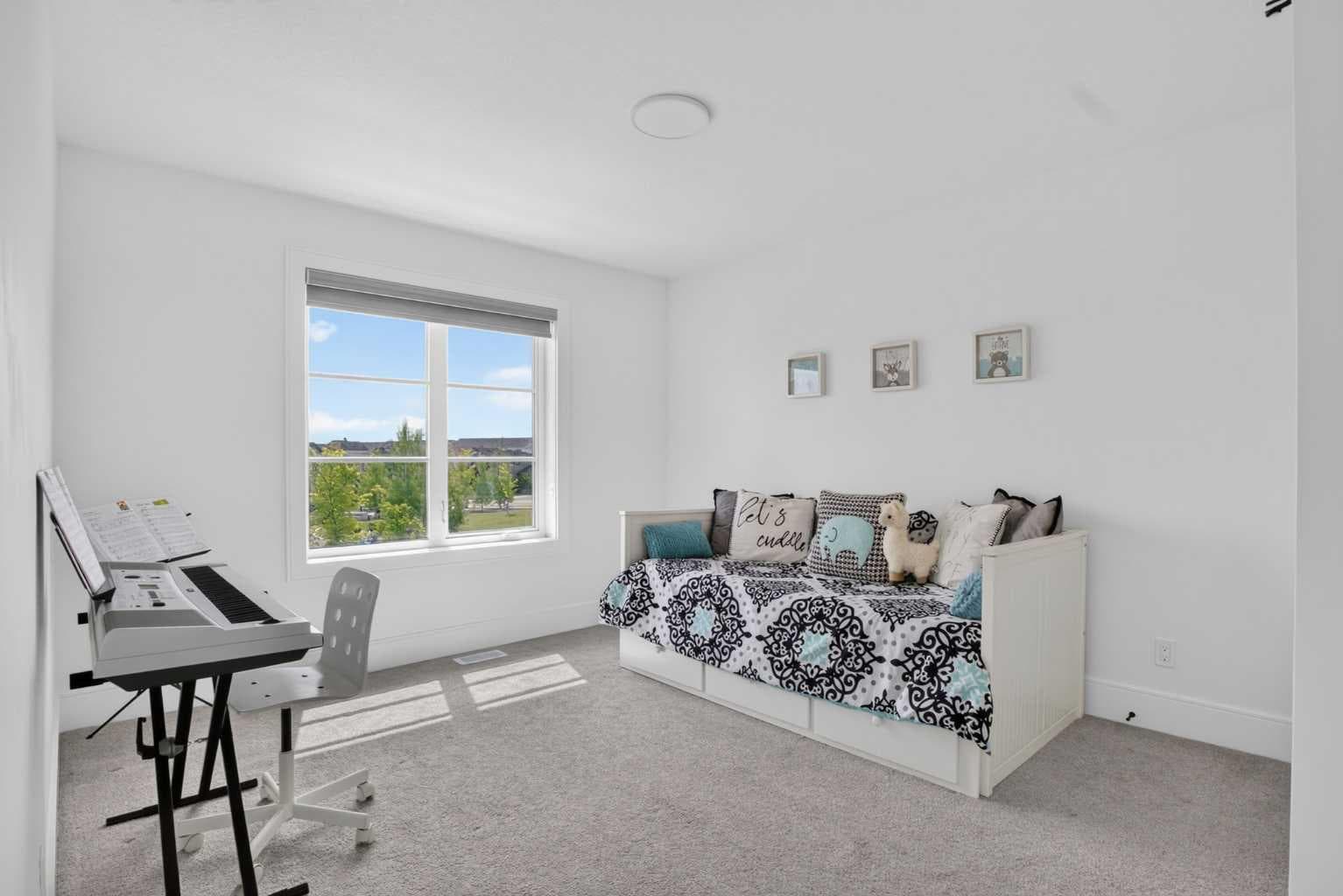 235 Treeline View SW
