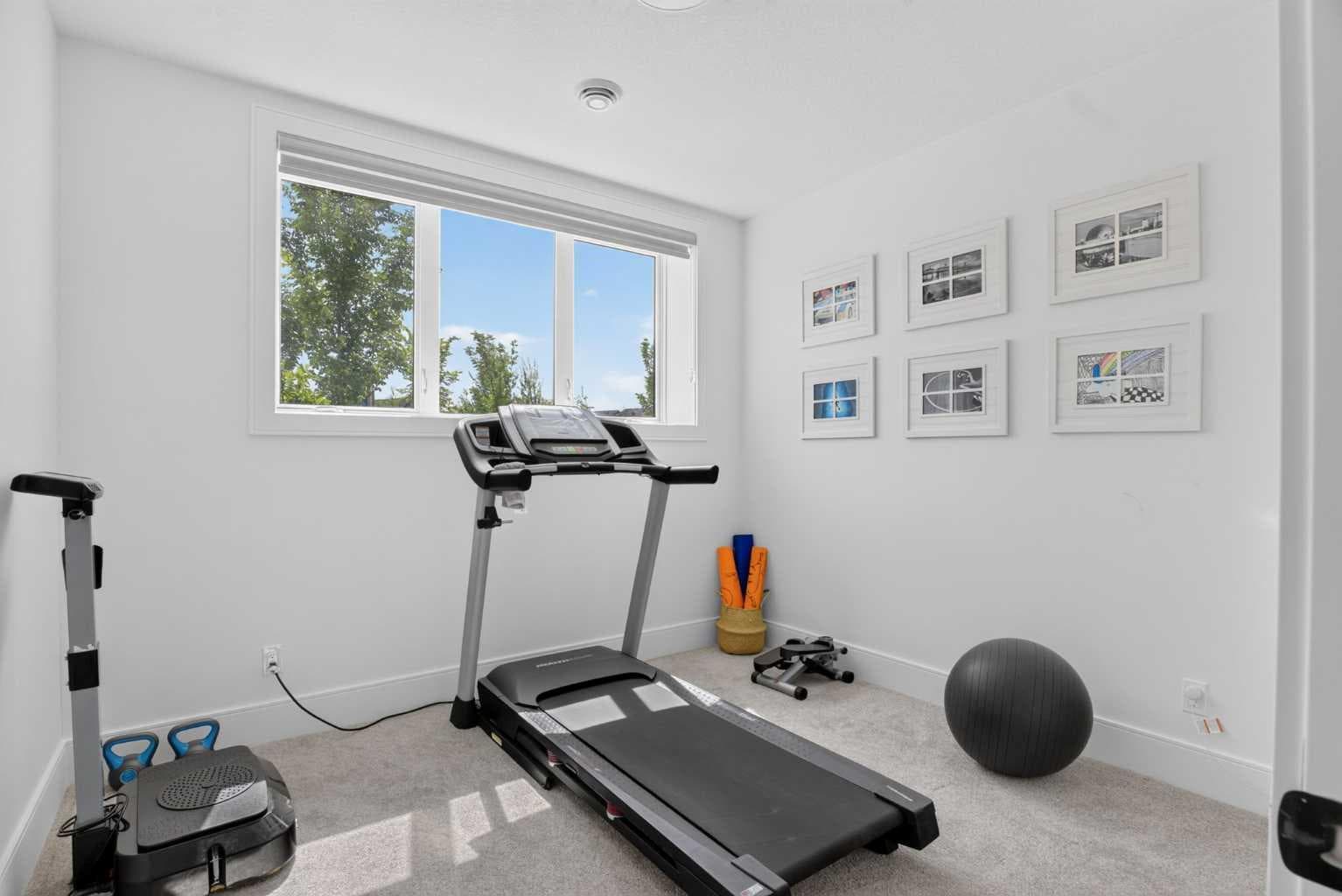 235 Treeline View SW