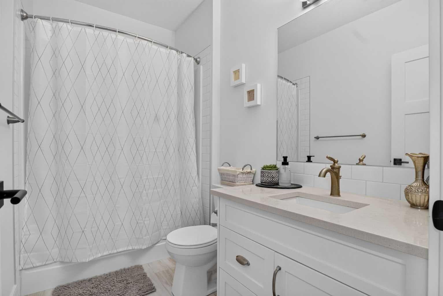 235 Treeline View SW