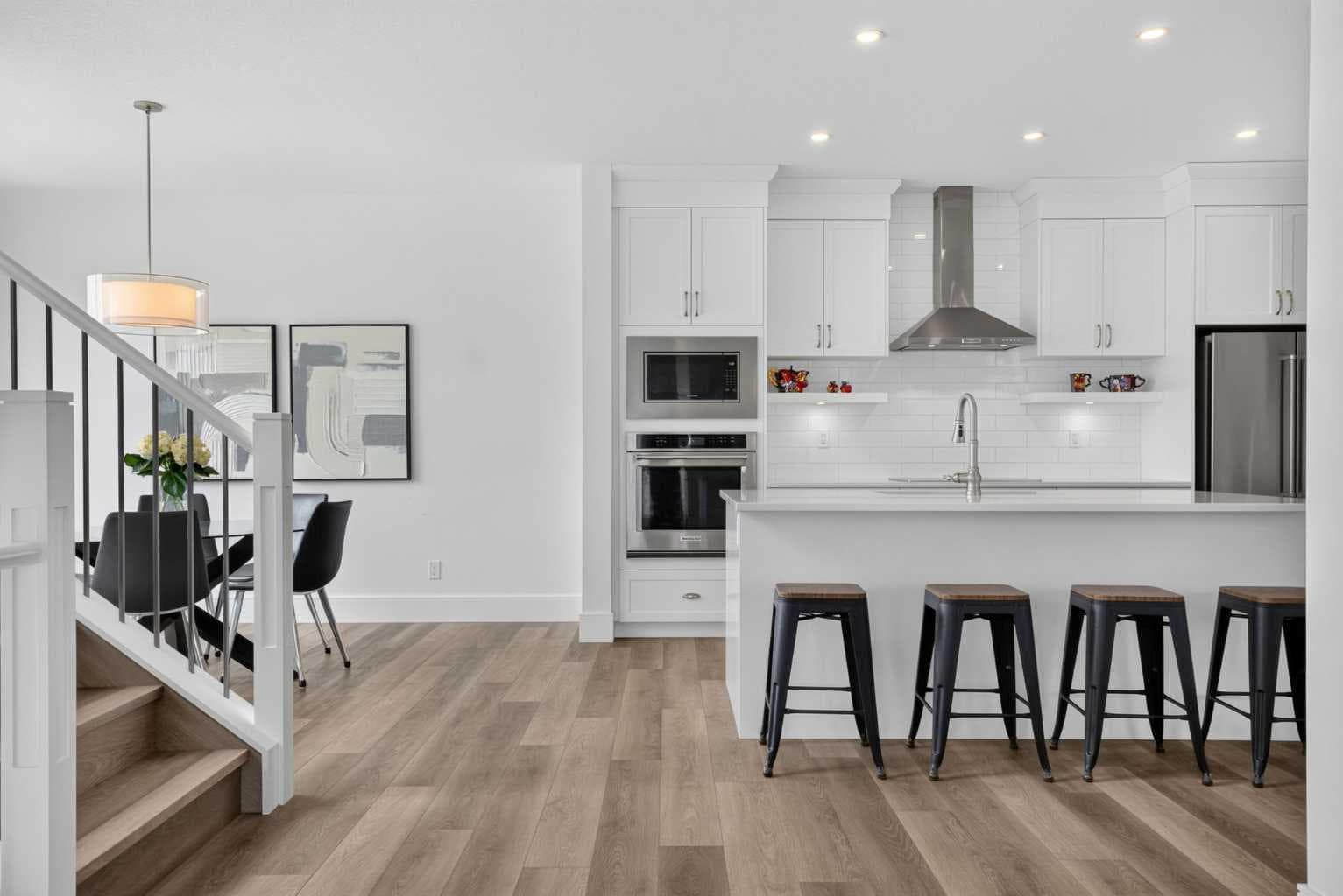 235 Treeline View SW