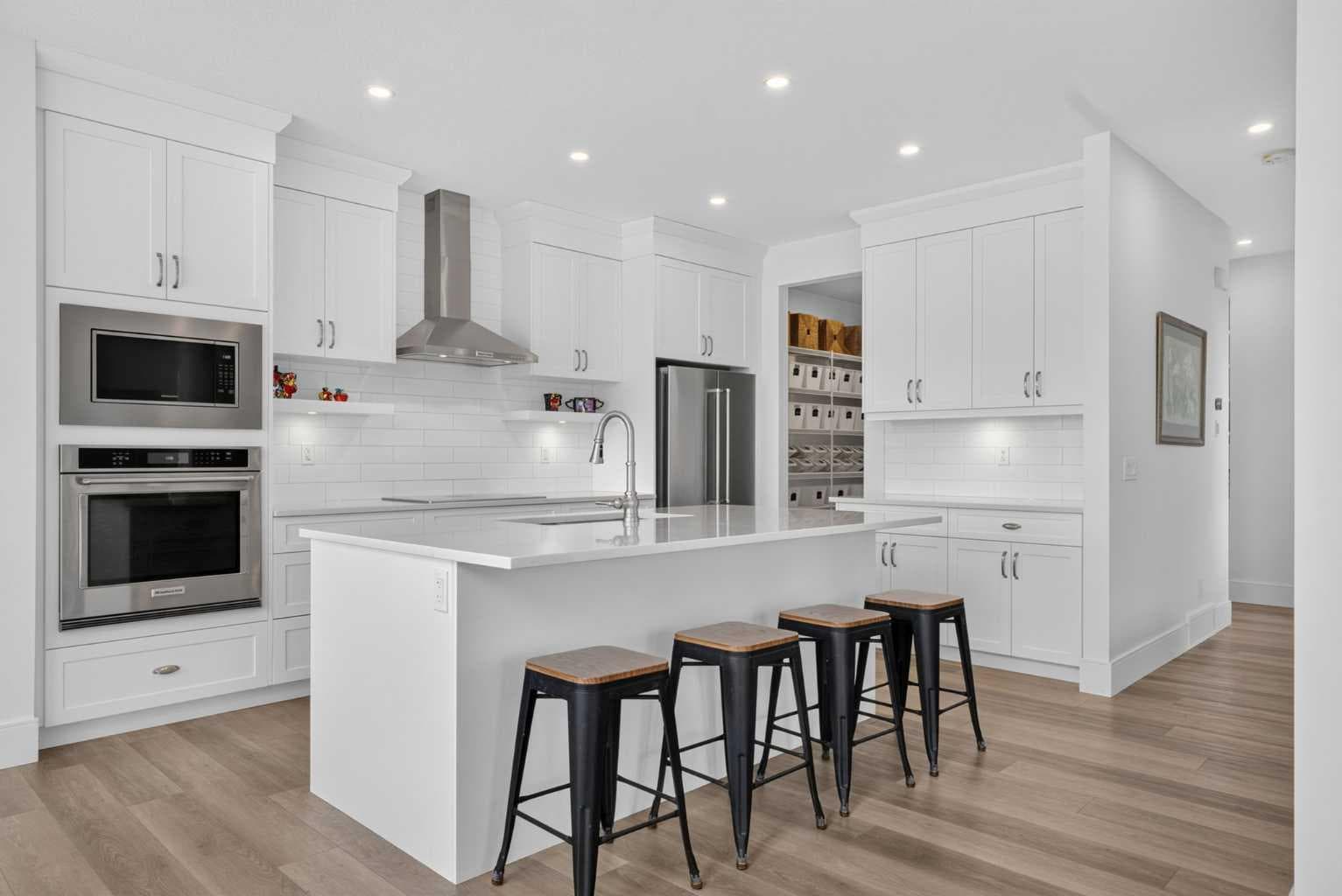 235 Treeline View SW