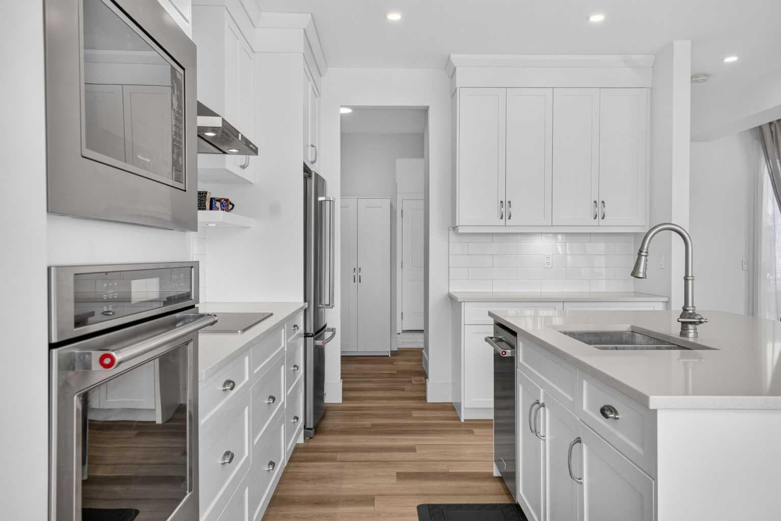 235 Treeline View SW