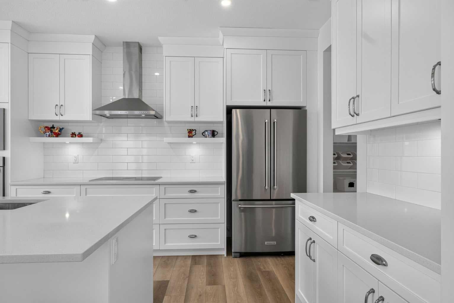235 Treeline View SW