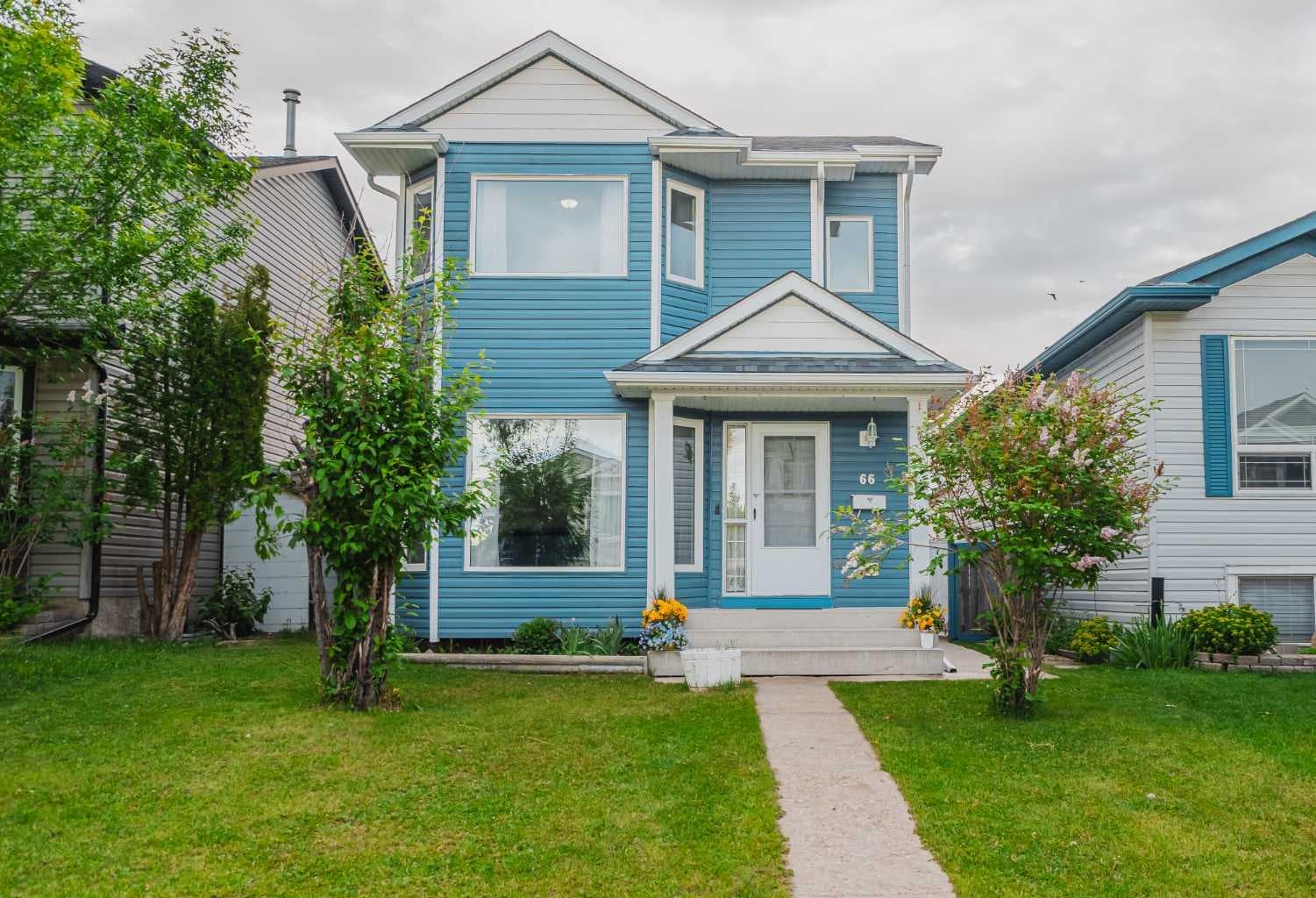 66 Martin Crossing Close NE