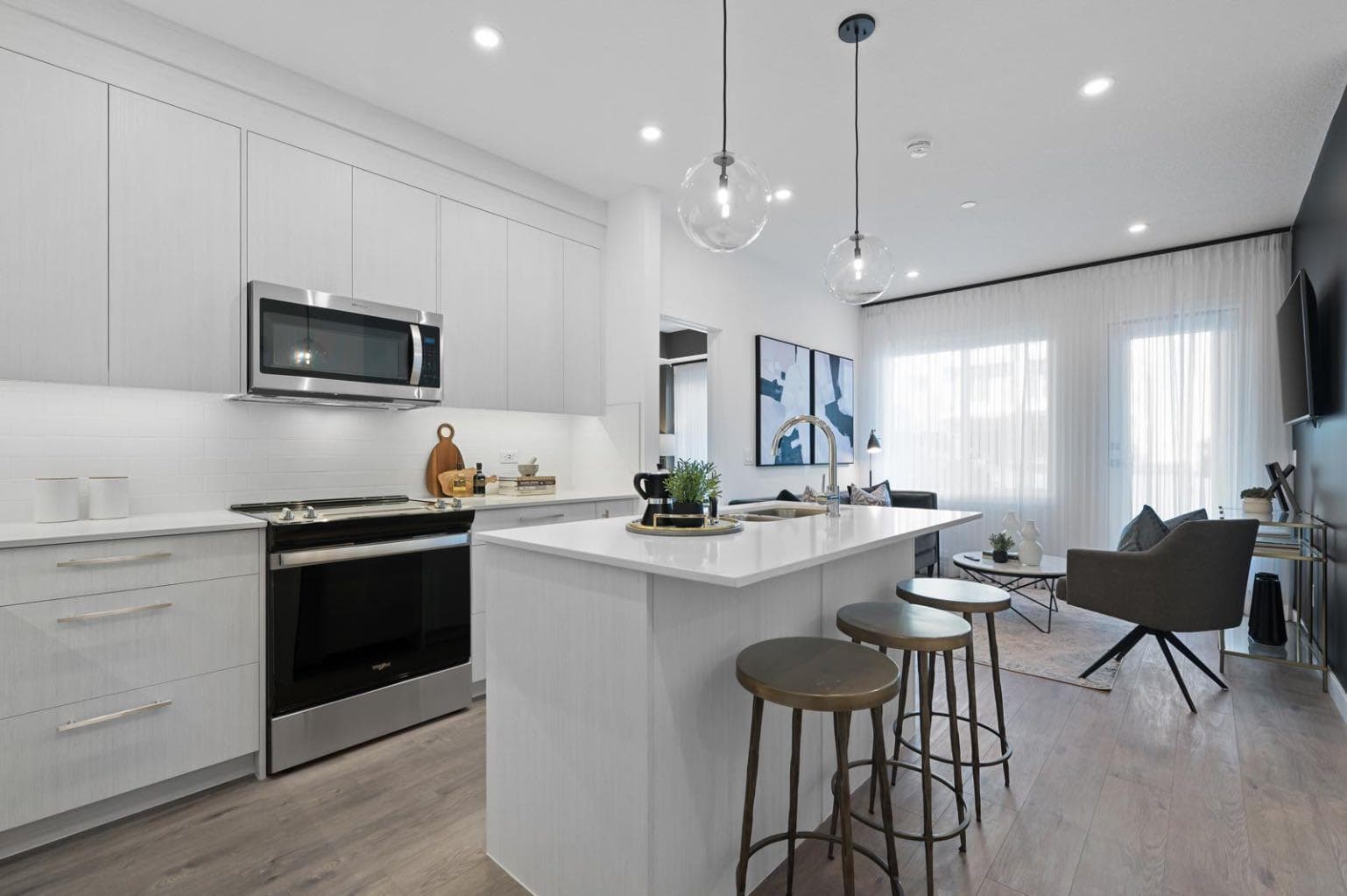 1401, 6 Merganser Drive W