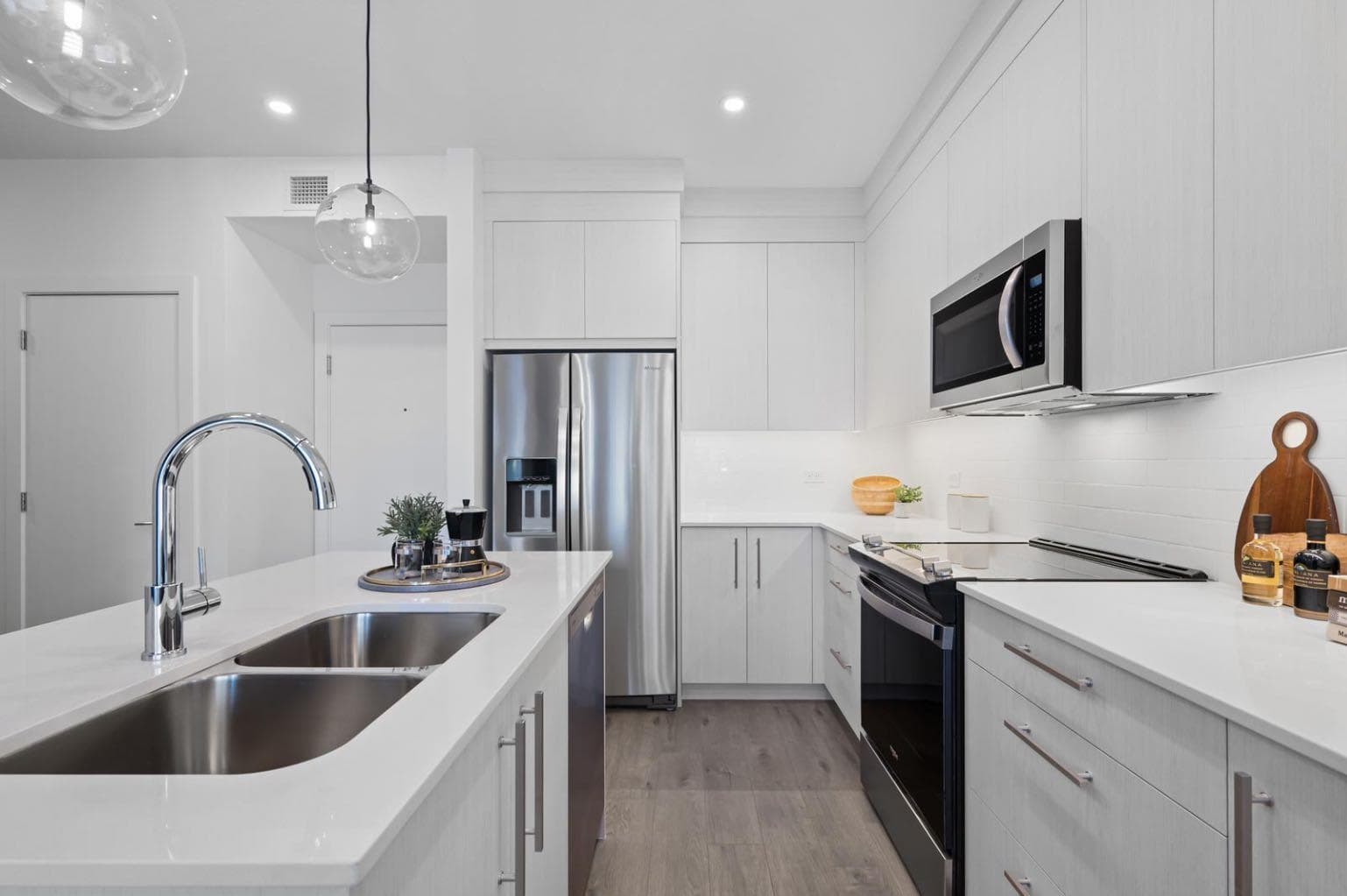1401, 6 Merganser Drive W