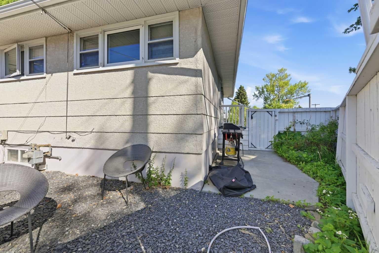 2404 & 2406 Richmond Road SW