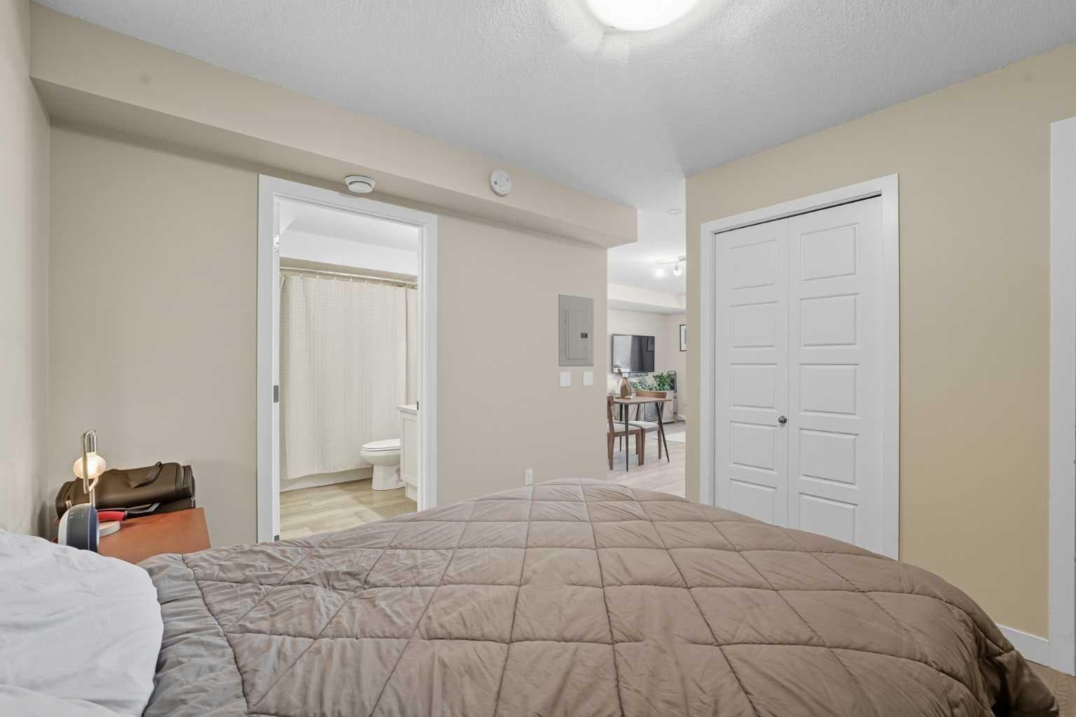 14104, 2781 Chinook Winds Drive SW