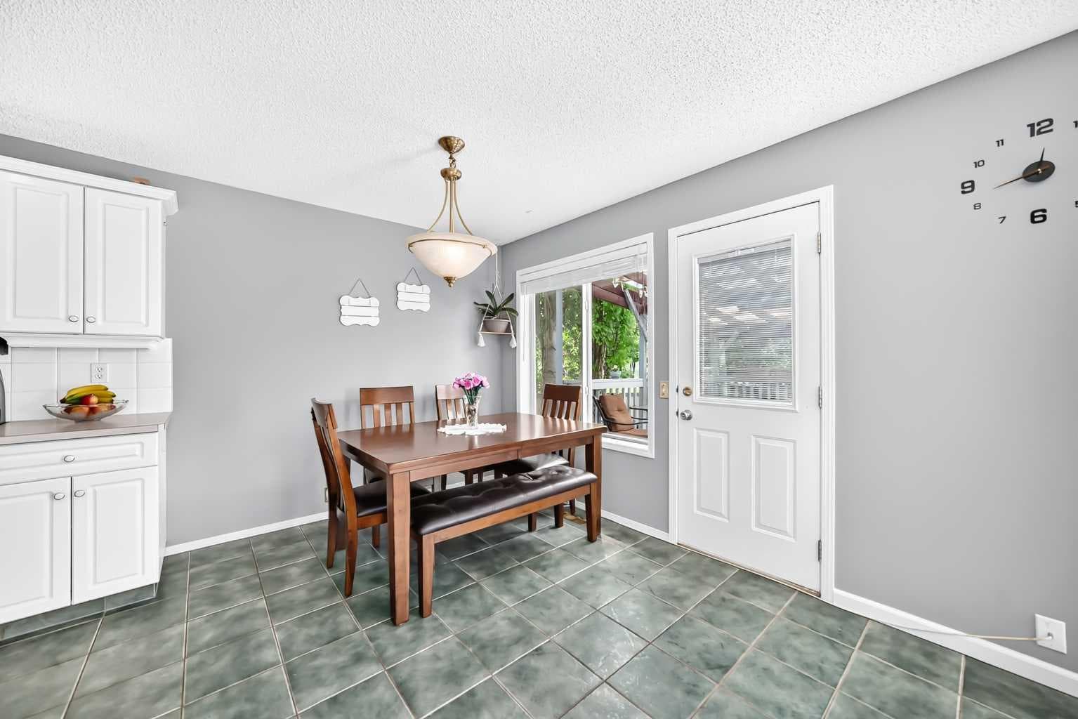 220 Shawbrooke Manor SW