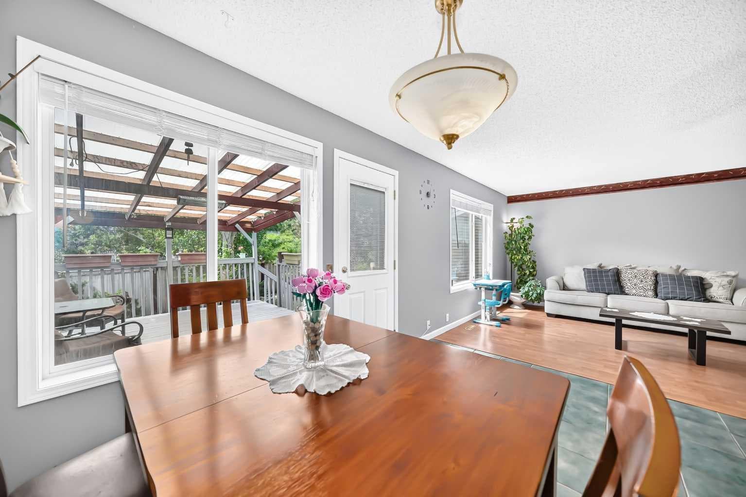 220 Shawbrooke Manor SW
