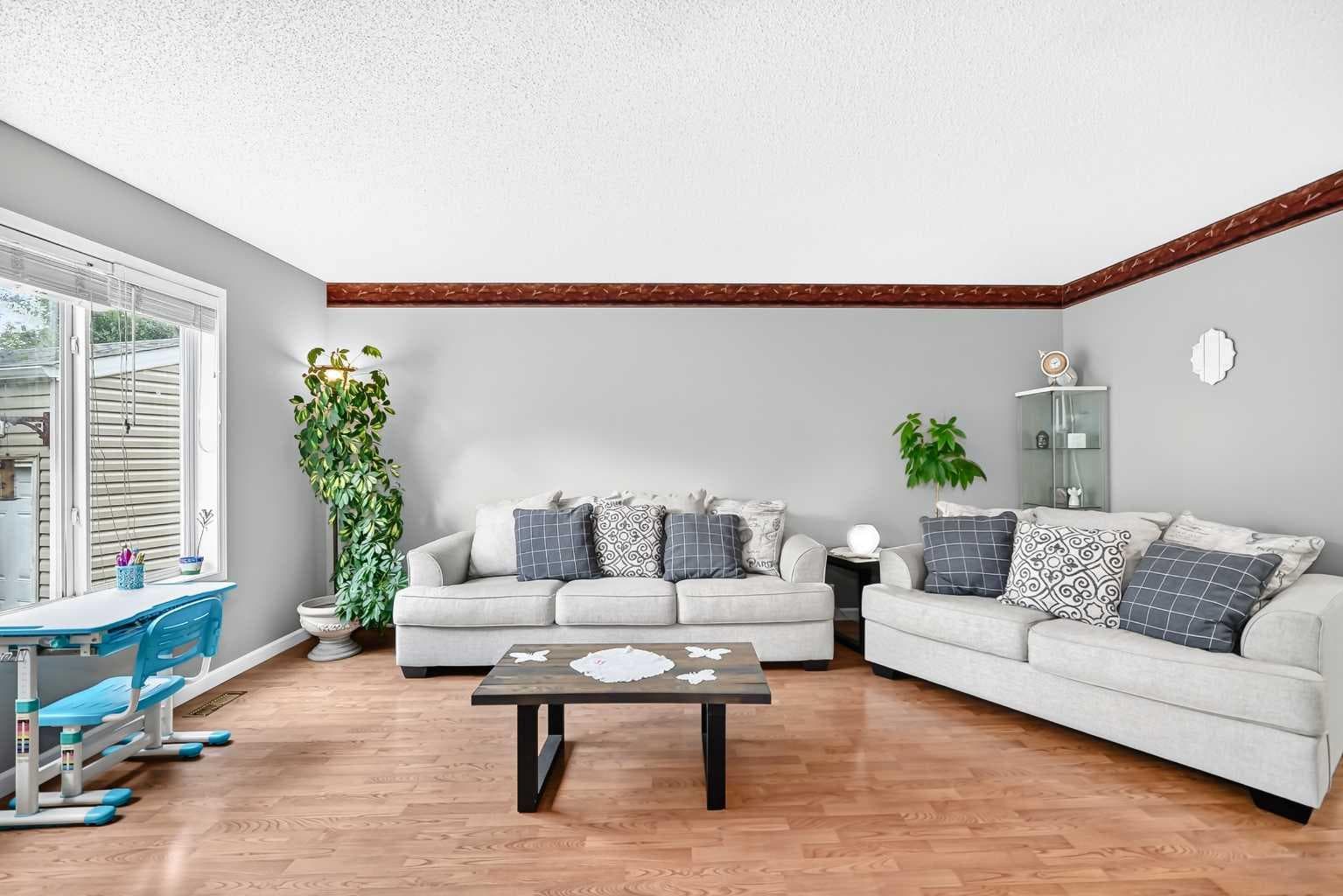 220 Shawbrooke Manor SW