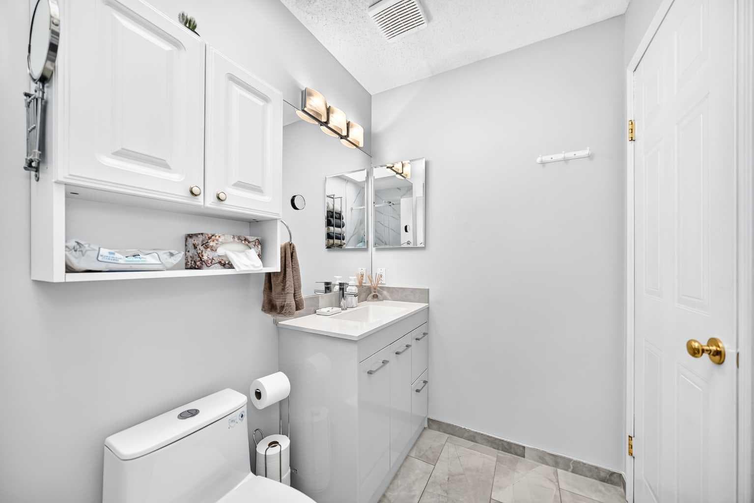 220 Shawbrooke Manor SW