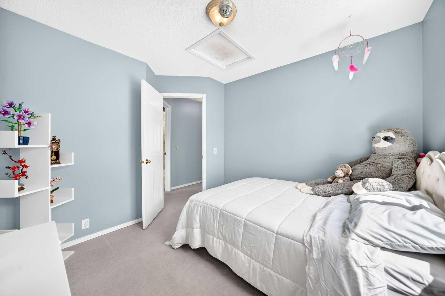 220 Shawbrooke Manor SW