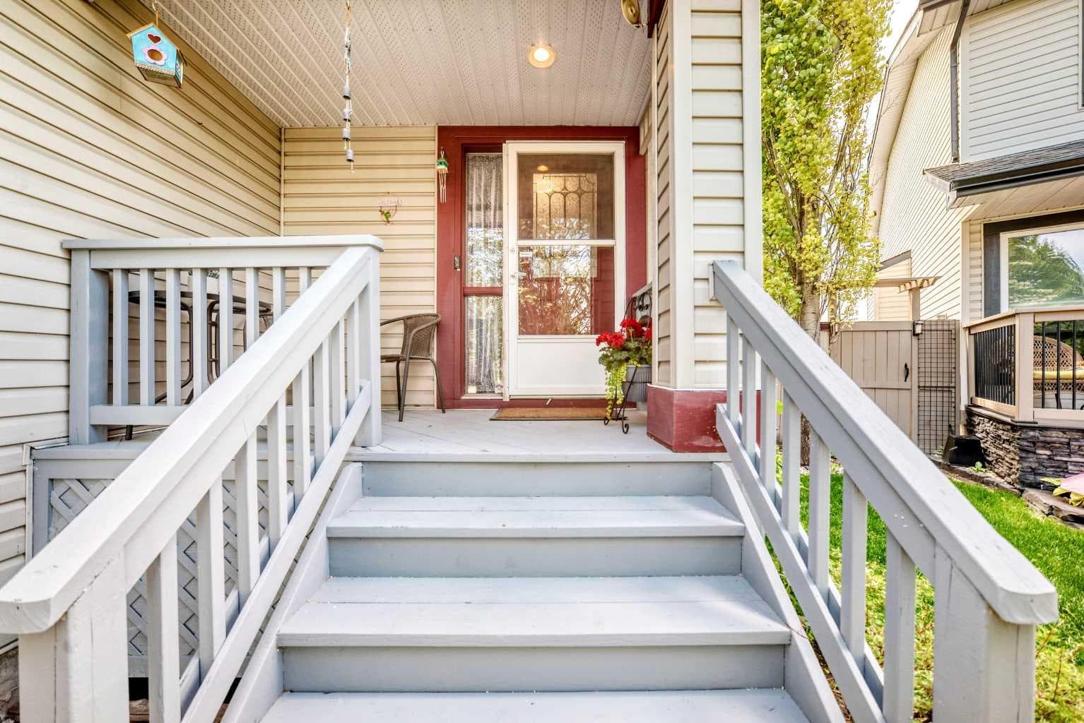 220 Shawbrooke Manor SW