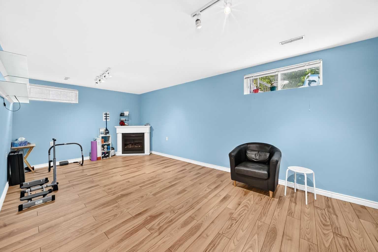 220 Shawbrooke Manor SW