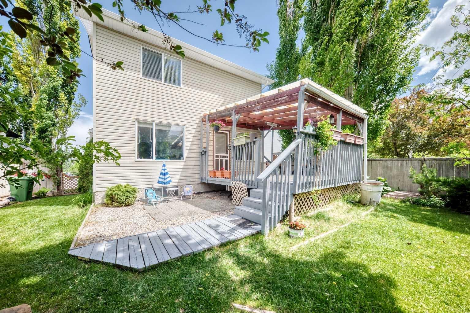 220 Shawbrooke Manor SW