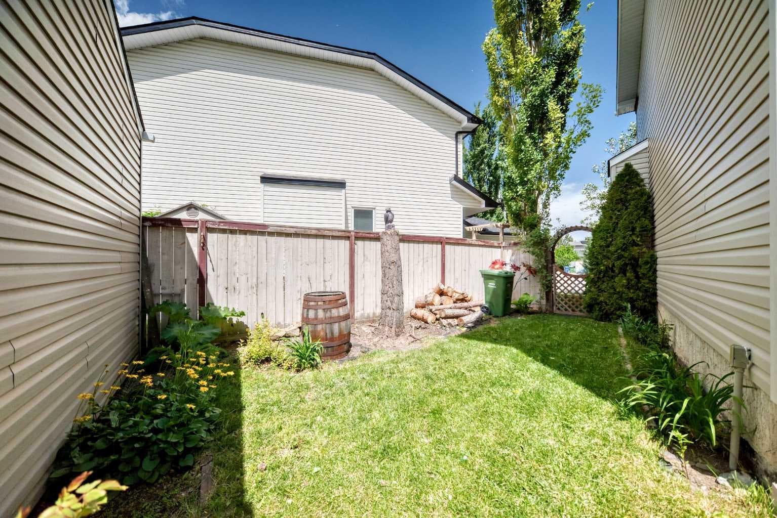 220 Shawbrooke Manor SW