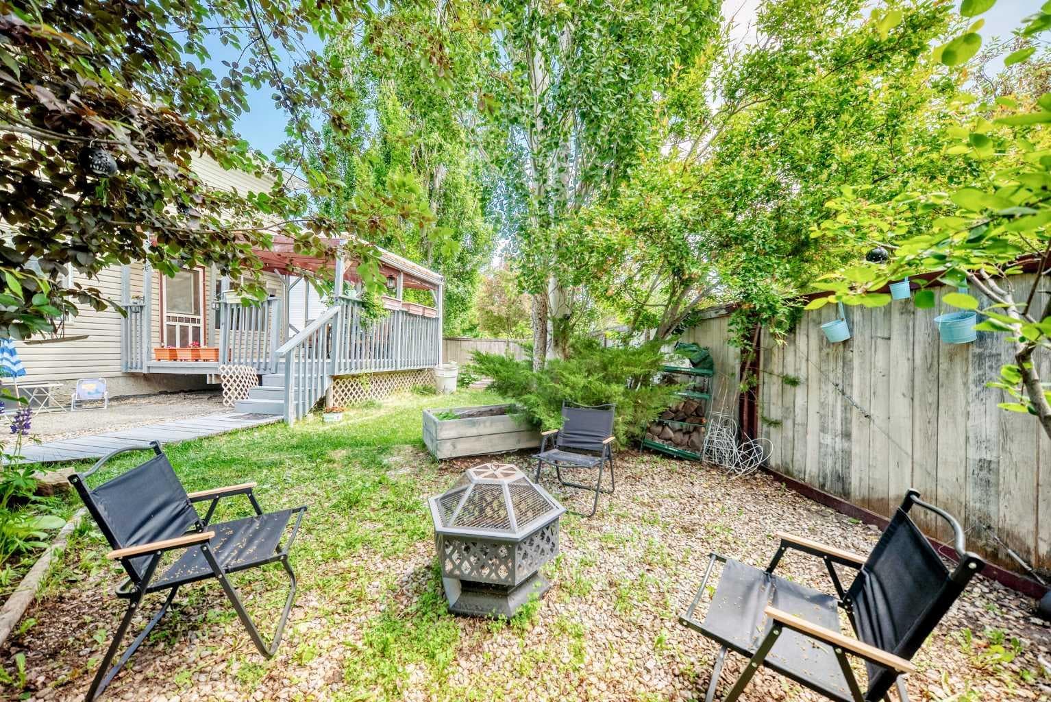 220 Shawbrooke Manor SW