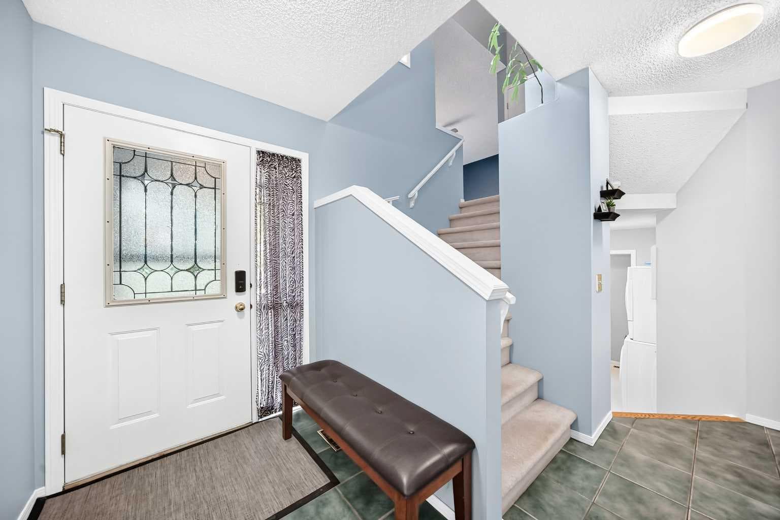220 Shawbrooke Manor SW