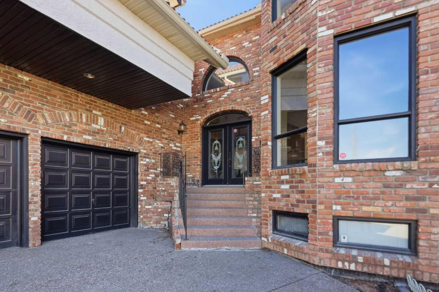 91 Patterson Crescent SW