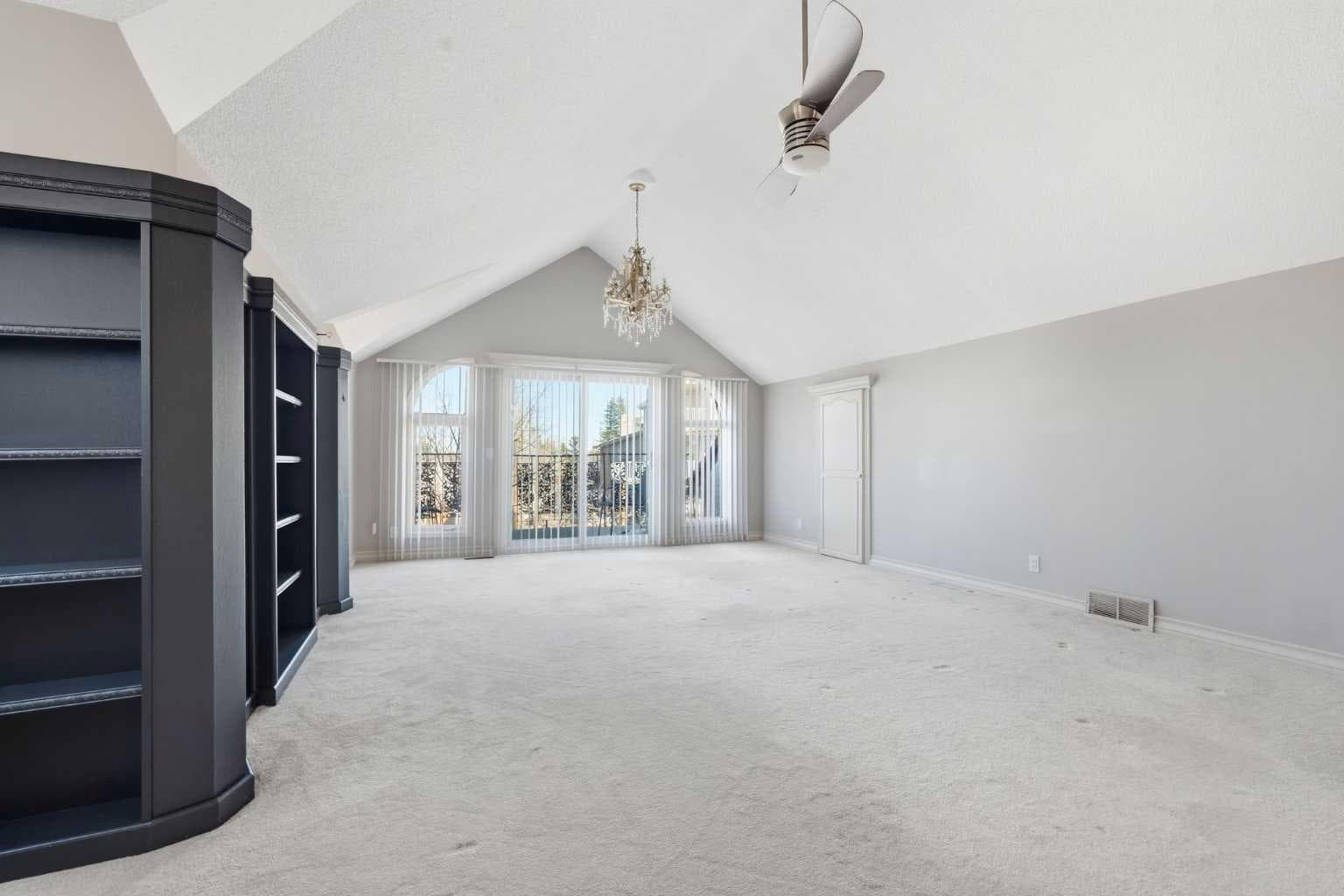 91 Patterson Crescent SW