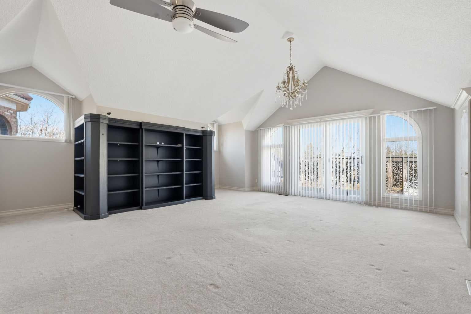 91 Patterson Crescent SW