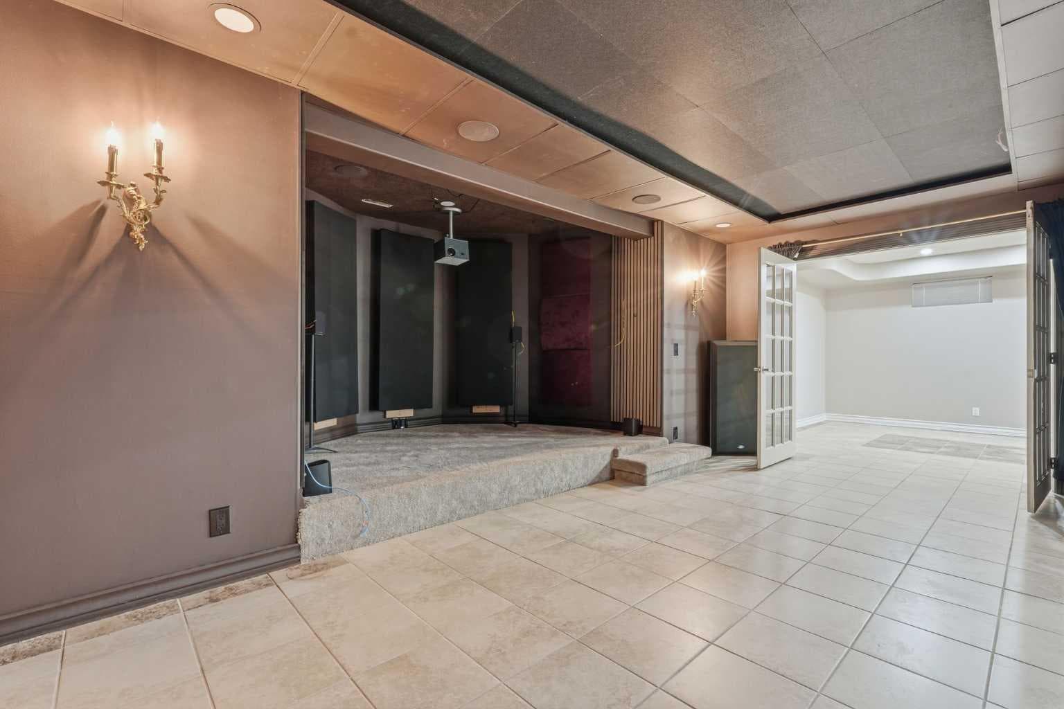 91 Patterson Crescent SW