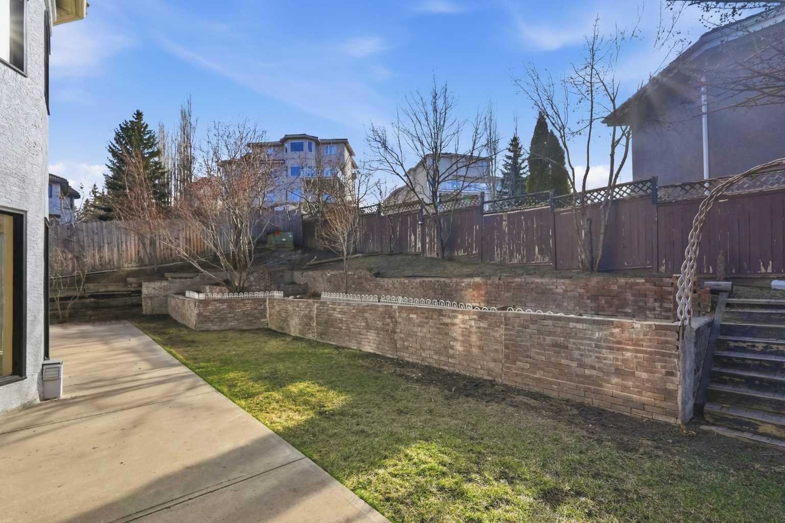 91 Patterson Crescent SW