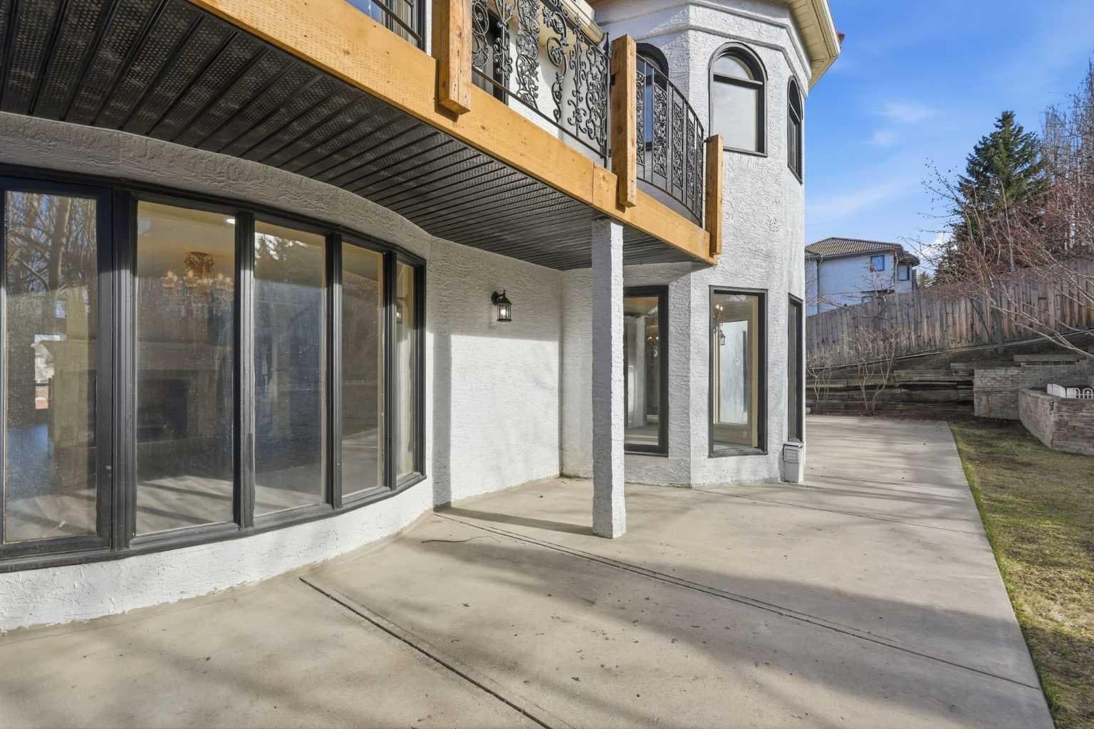91 Patterson Crescent SW