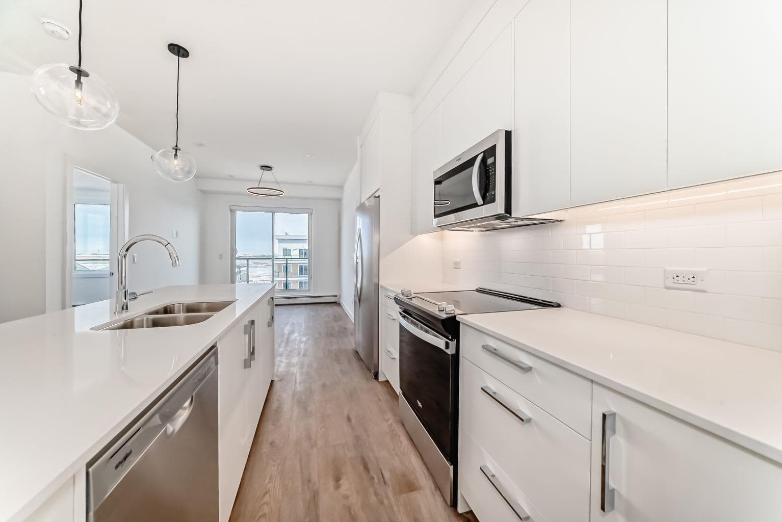 2107, 63 Corner Glen Crescent NE