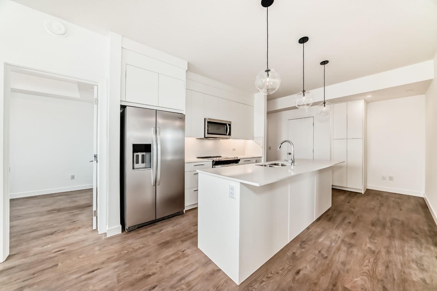 2107, 63 Corner Glen Crescent NE