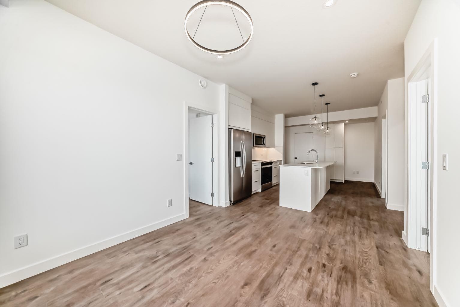 1519, 63 Corner Glen Crescent NE