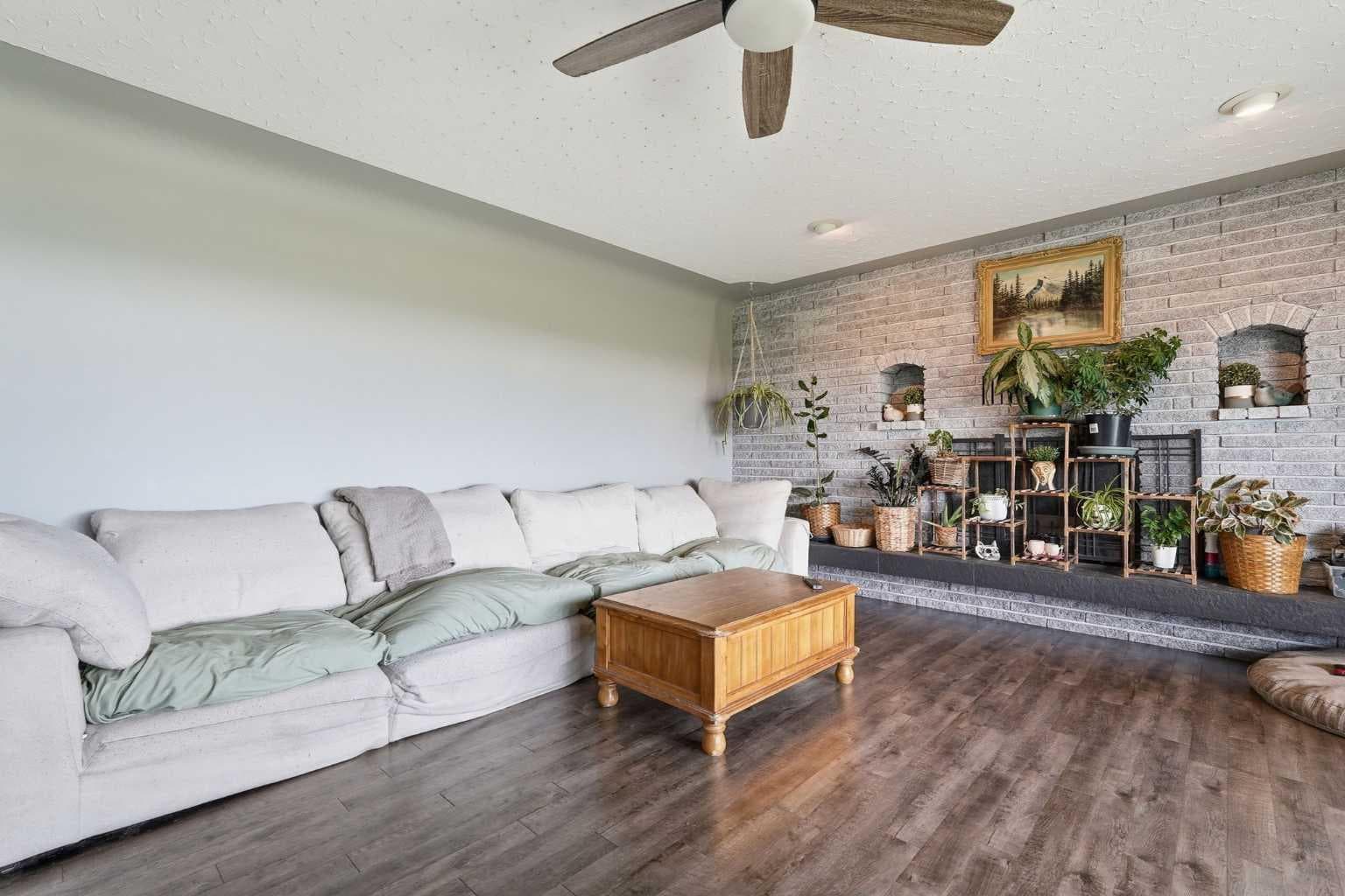 274006 Township Road 262  