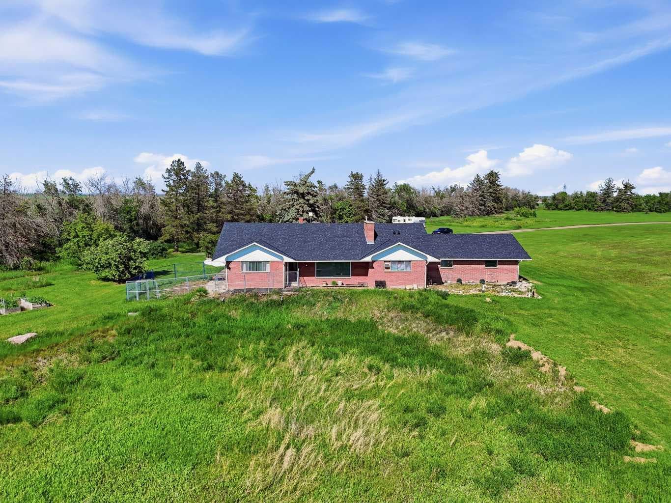 274006 Township Road 262  