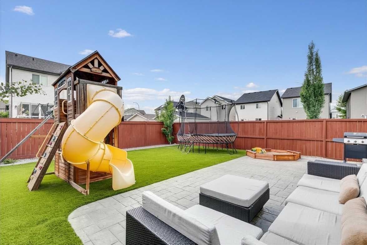 29 Copperpond Parade SE