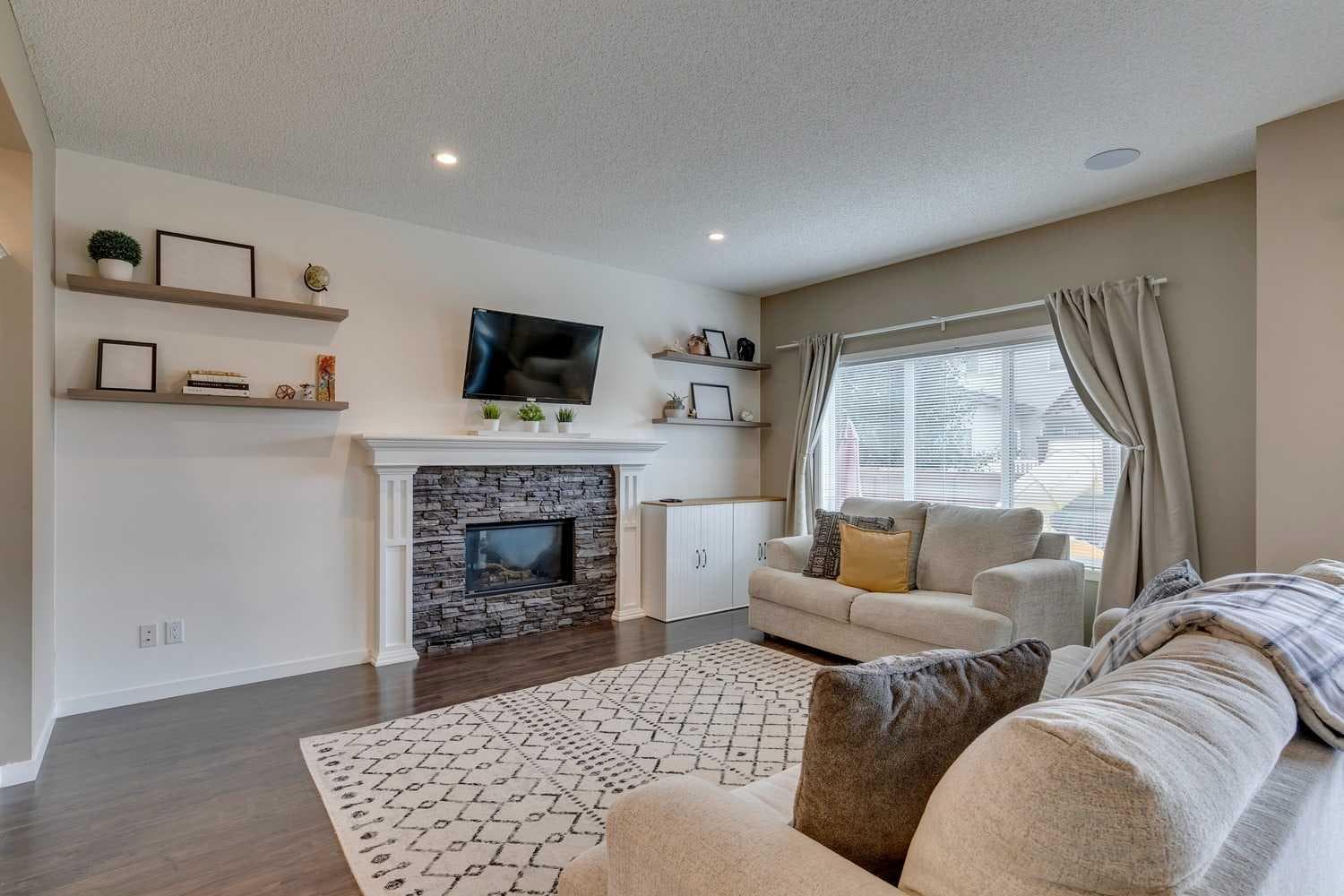 29 Copperpond Parade SE