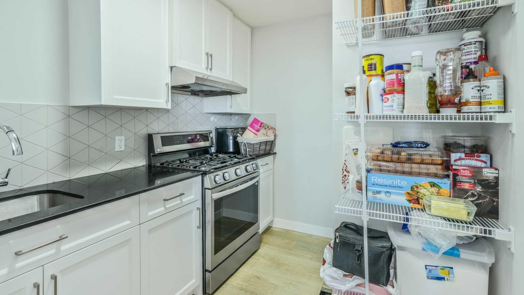 889 Corner Meadows Way NE