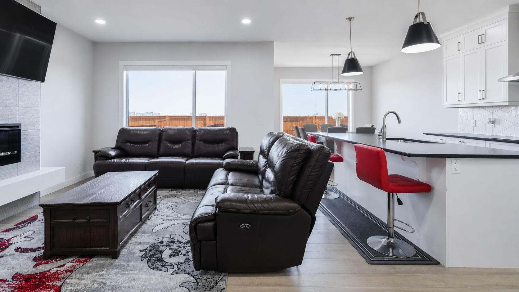 889 Corner Meadows Way NE