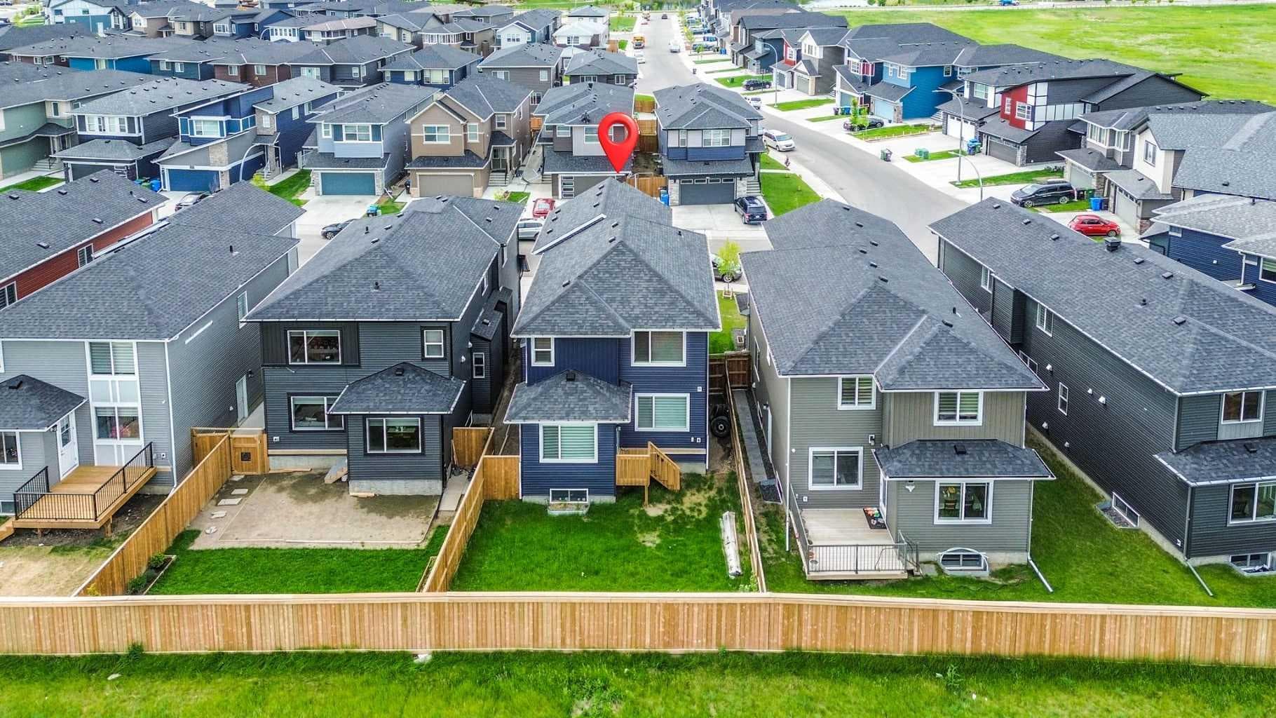 889 Corner Meadows Way NE