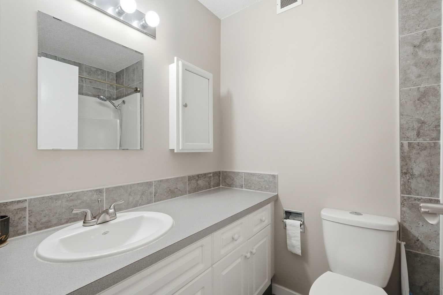 75D, 231 Heritage Drive SE