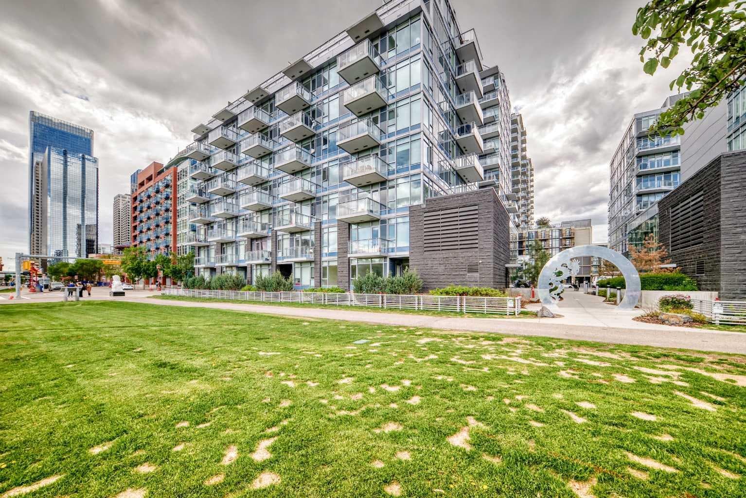 106, 118 Waterfront Court SW