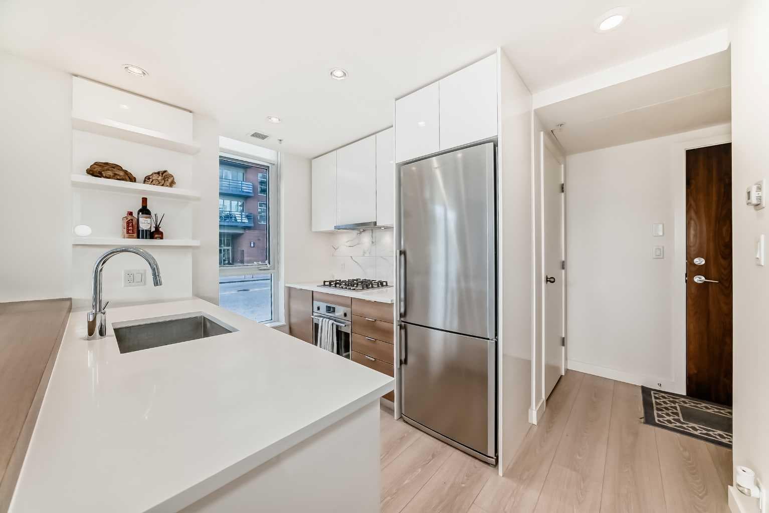 106, 118 Waterfront Court SW