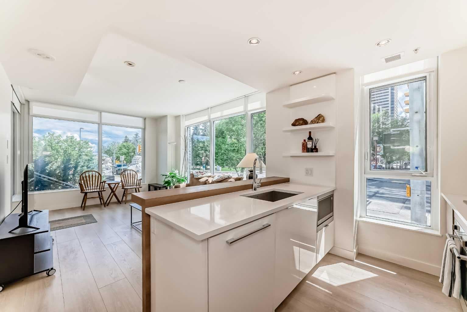 106, 118 Waterfront Court SW
