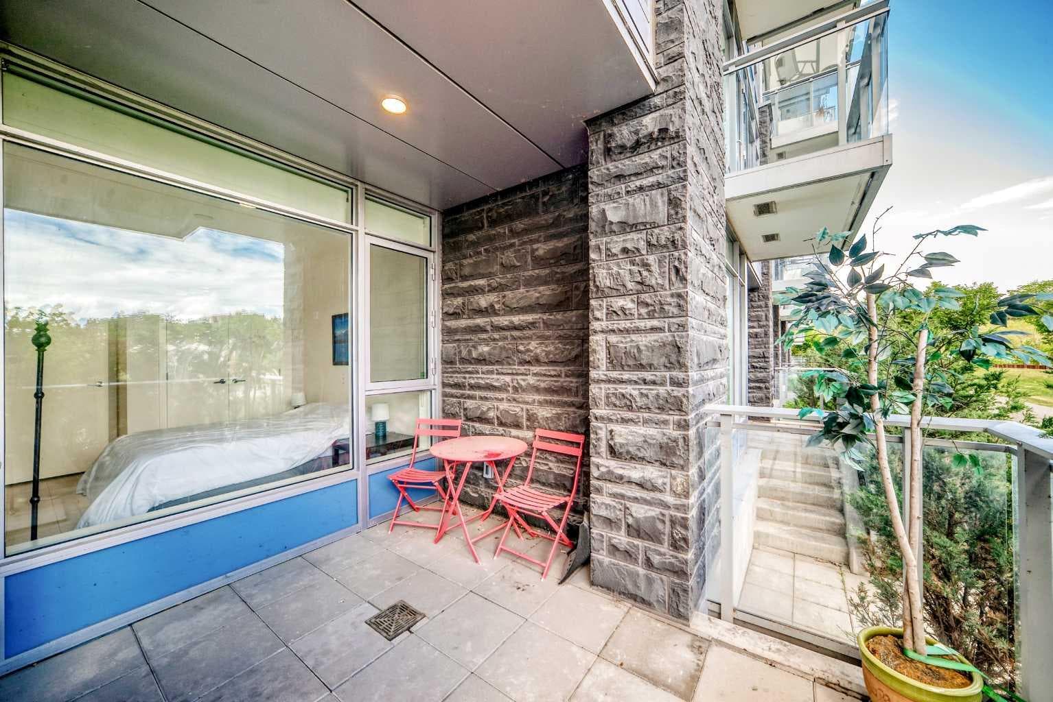 106, 118 Waterfront Court SW